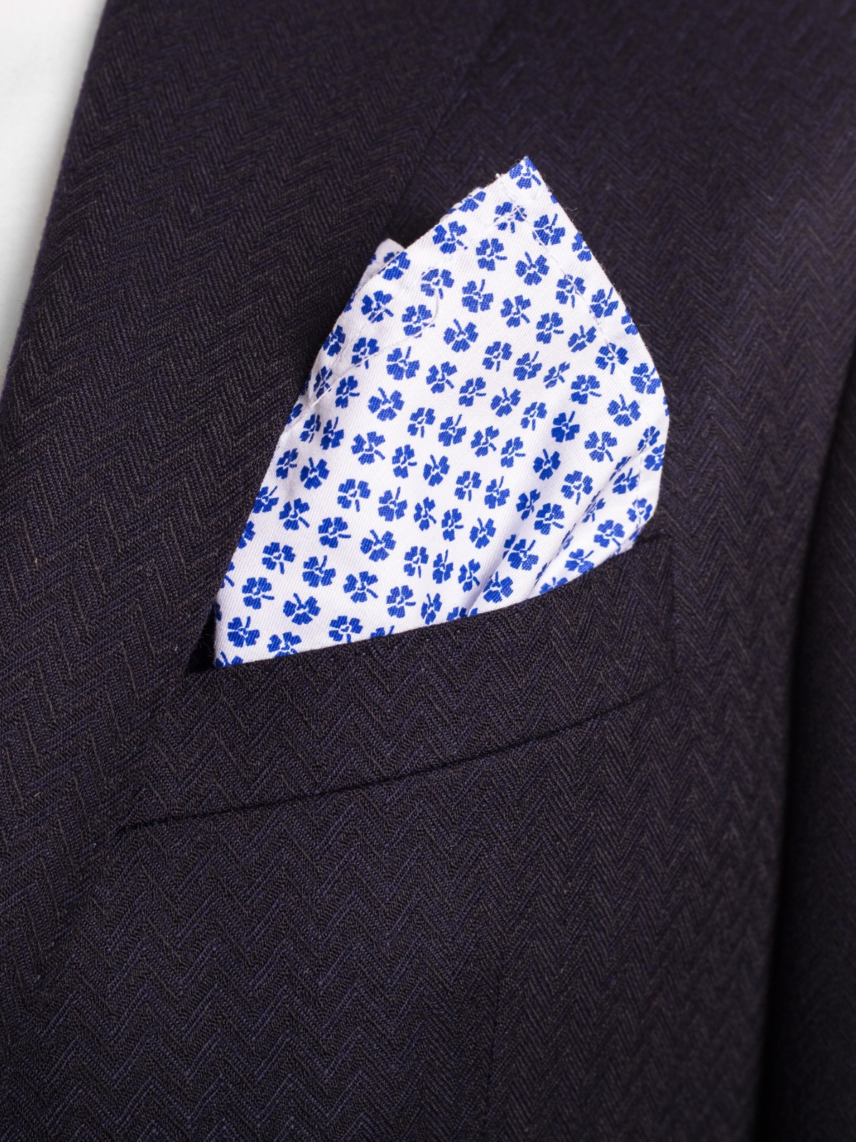 feher loheres diszzsebkendo