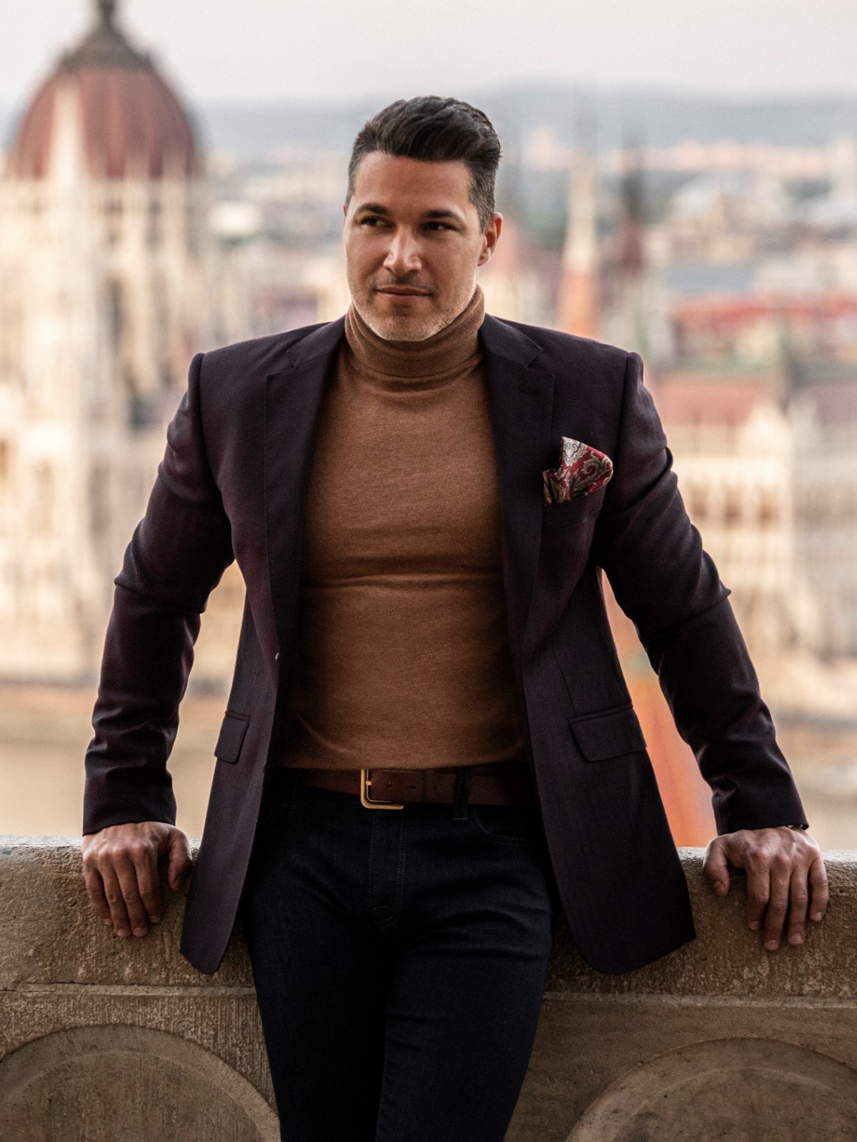 Steve Mcqueen - piros öltöny