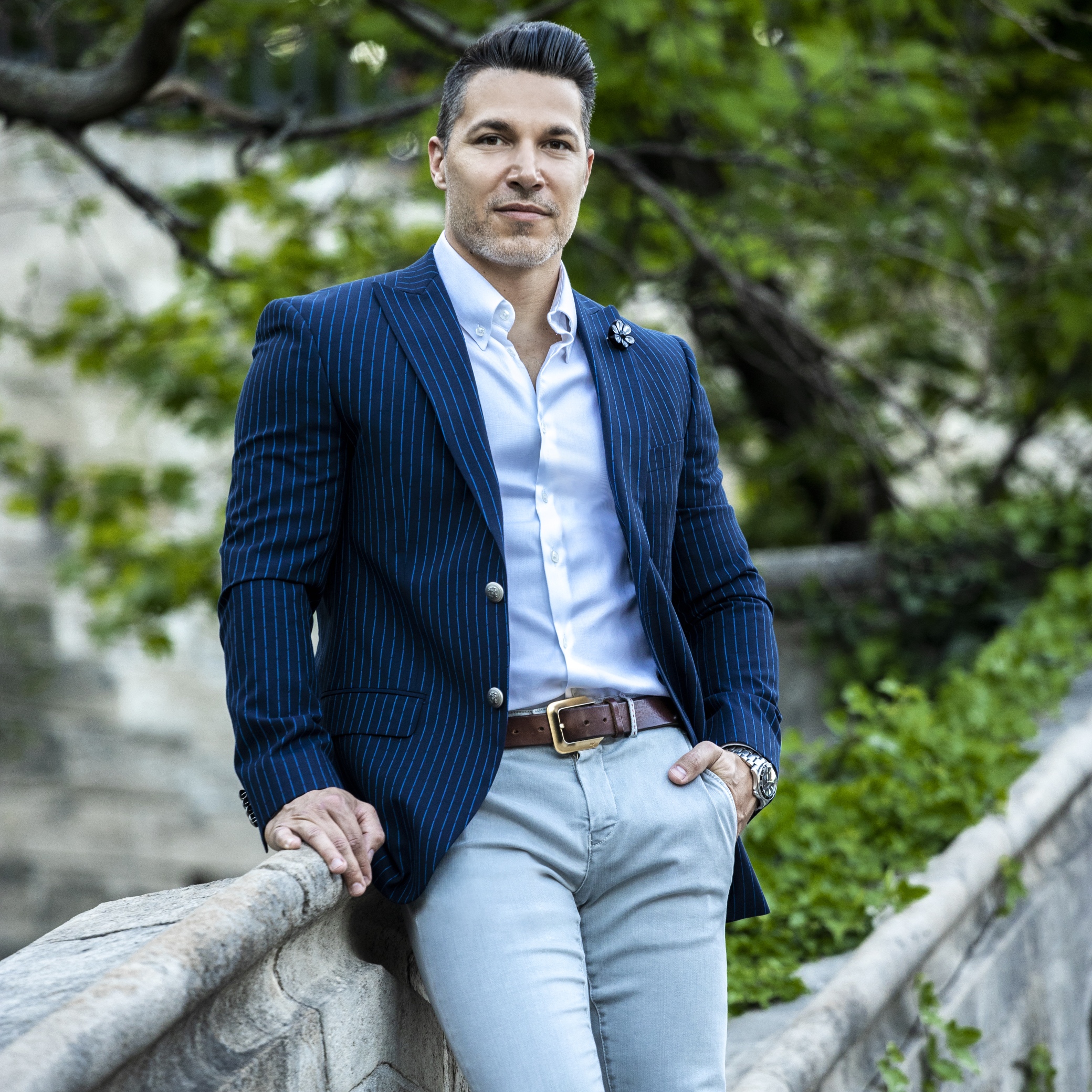 Chinó: a farmer és az öltöny  között