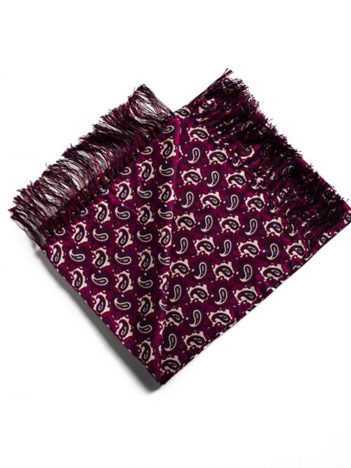 burgundi mintas nyaksal