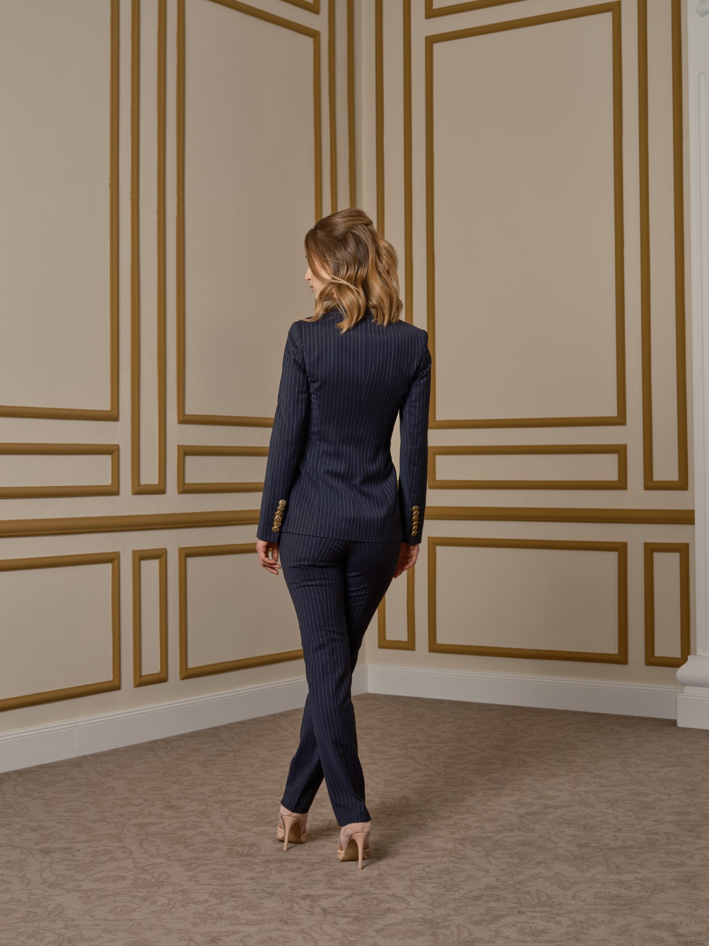 canissi double breasted dark blue suit with light gold button