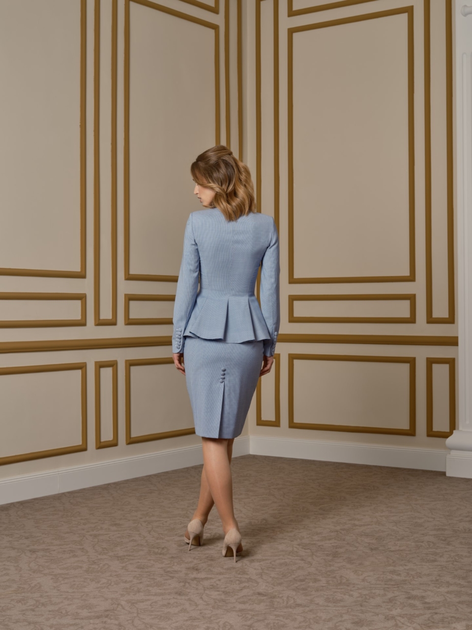 canissi iconic flower neck in blue houndstooth style