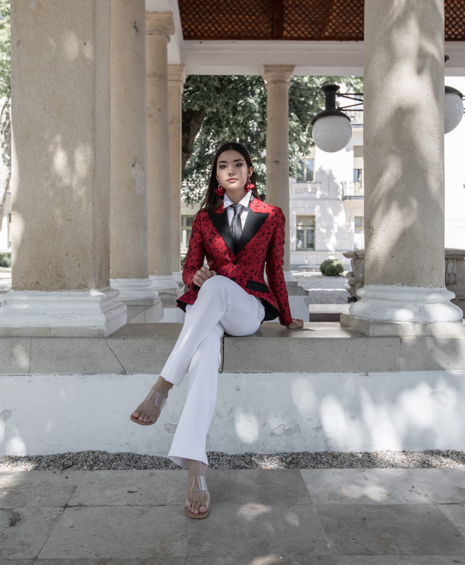 canissi iconic sissi jacket in red brocade with black details 2