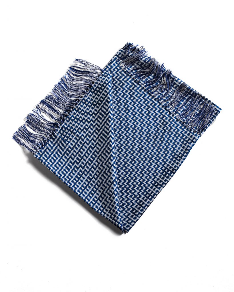 Kék Tyúklábmintás Nyaksál