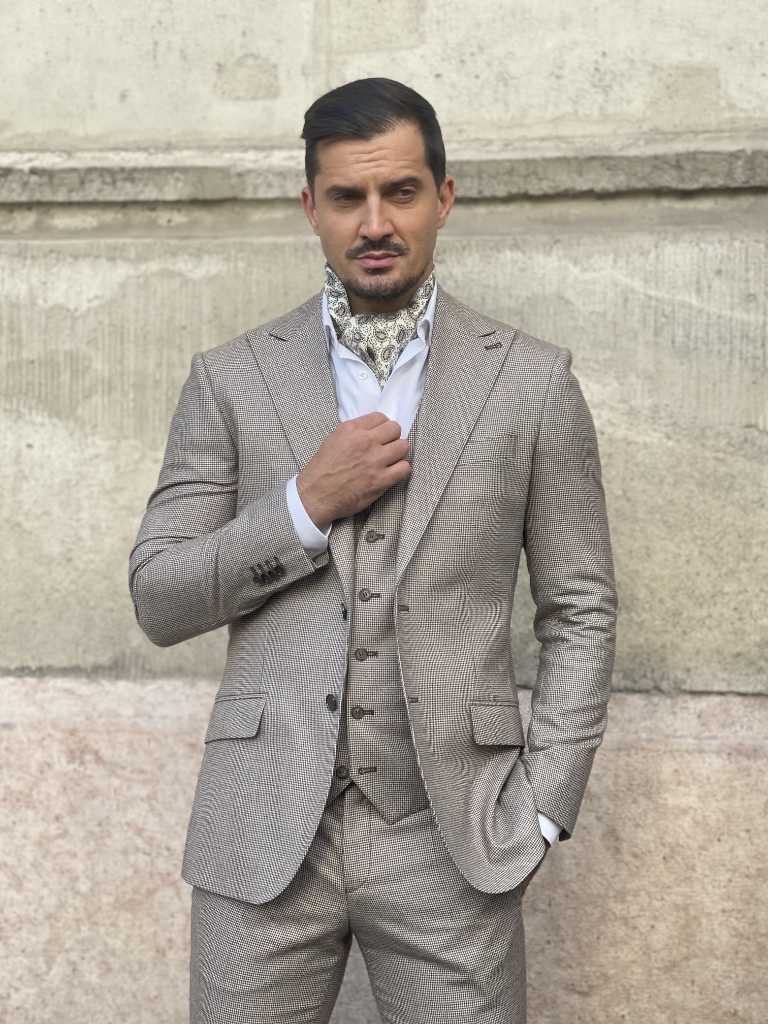 „Canissi Szabóság – Méretes öltönyök, extra törődéssel”