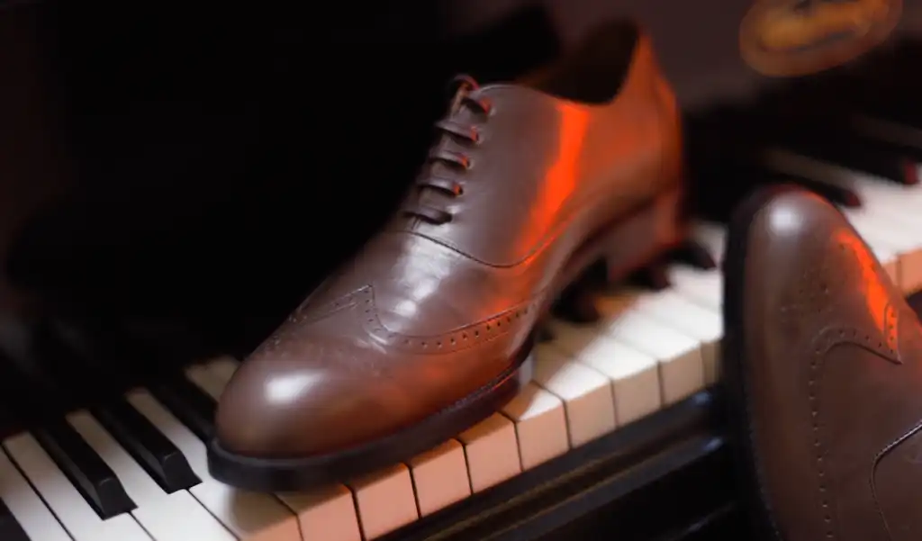 canissi barna szinu oxford stilusu marhabor ferficipo 2