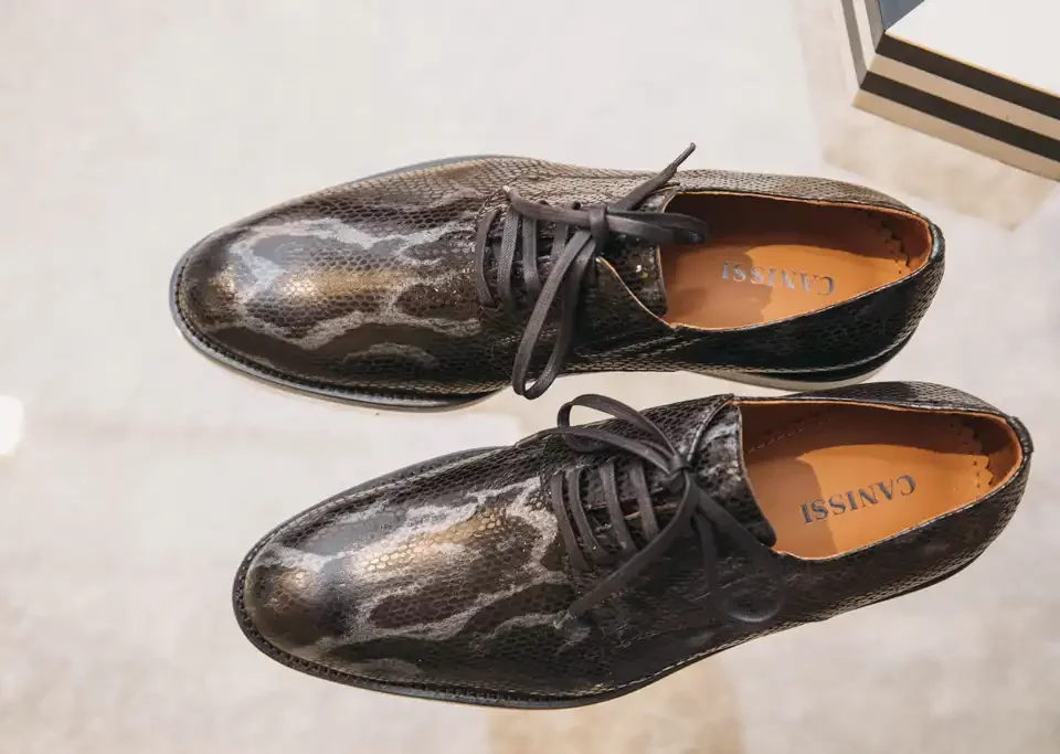 Kígyómintás marhabőr férficipő